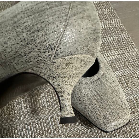 Donald J. Pliner Tan Heels - Picture 5 of 9